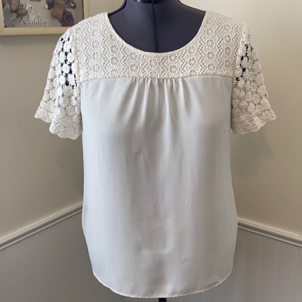 TALBOTS Crochet Lace Short Sleeve Blouse Cream M EUC